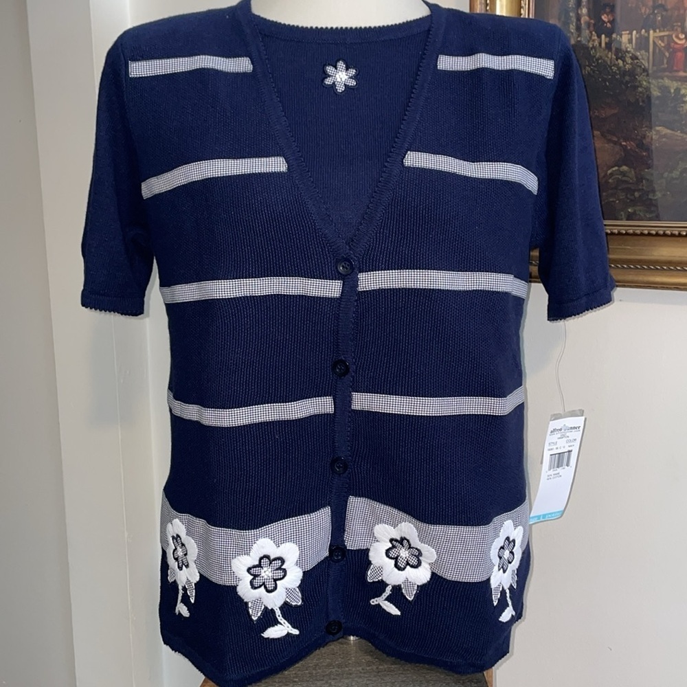 NWT Alfred Dunner Short Sleeve Floral Embroidered Sweater.  Large‎ Petite.
